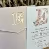 IMG 6570 Προσκλητήρια βάπτισης ΒΚ2201 MONOGRAM GIRL (15Χ21)